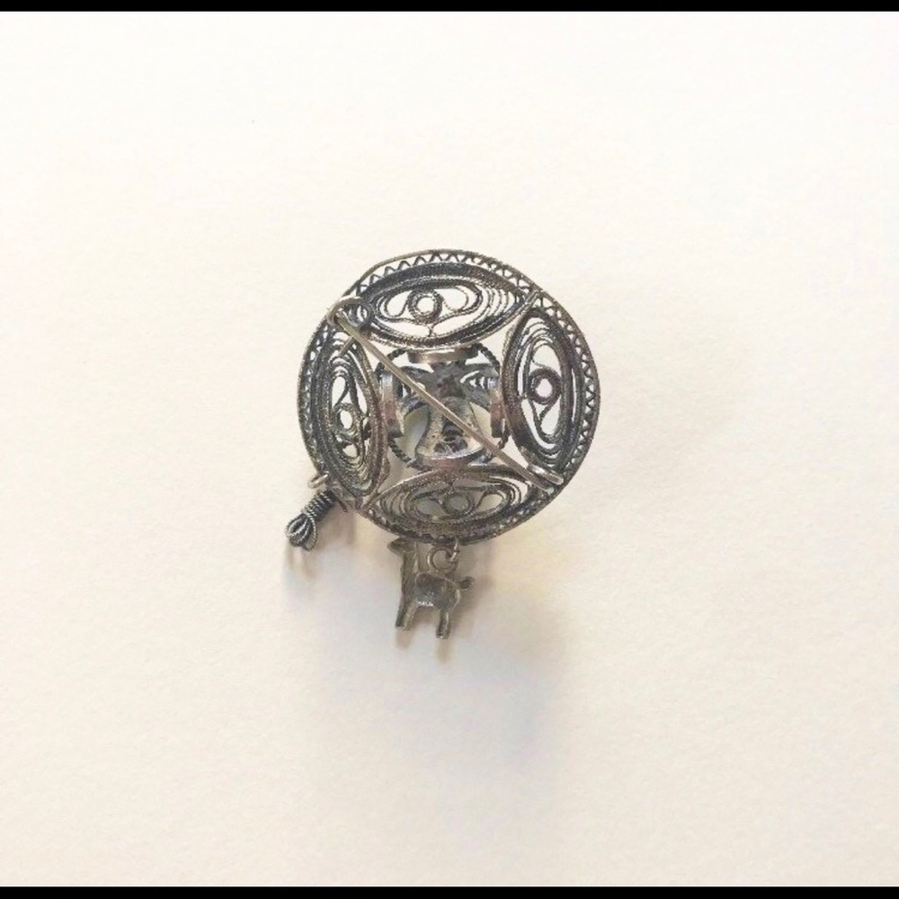 Antique/Vintage 1950s Sterling Silver Mexican Sombrero Hat Charm Brooch​… - Picture 3 of 10